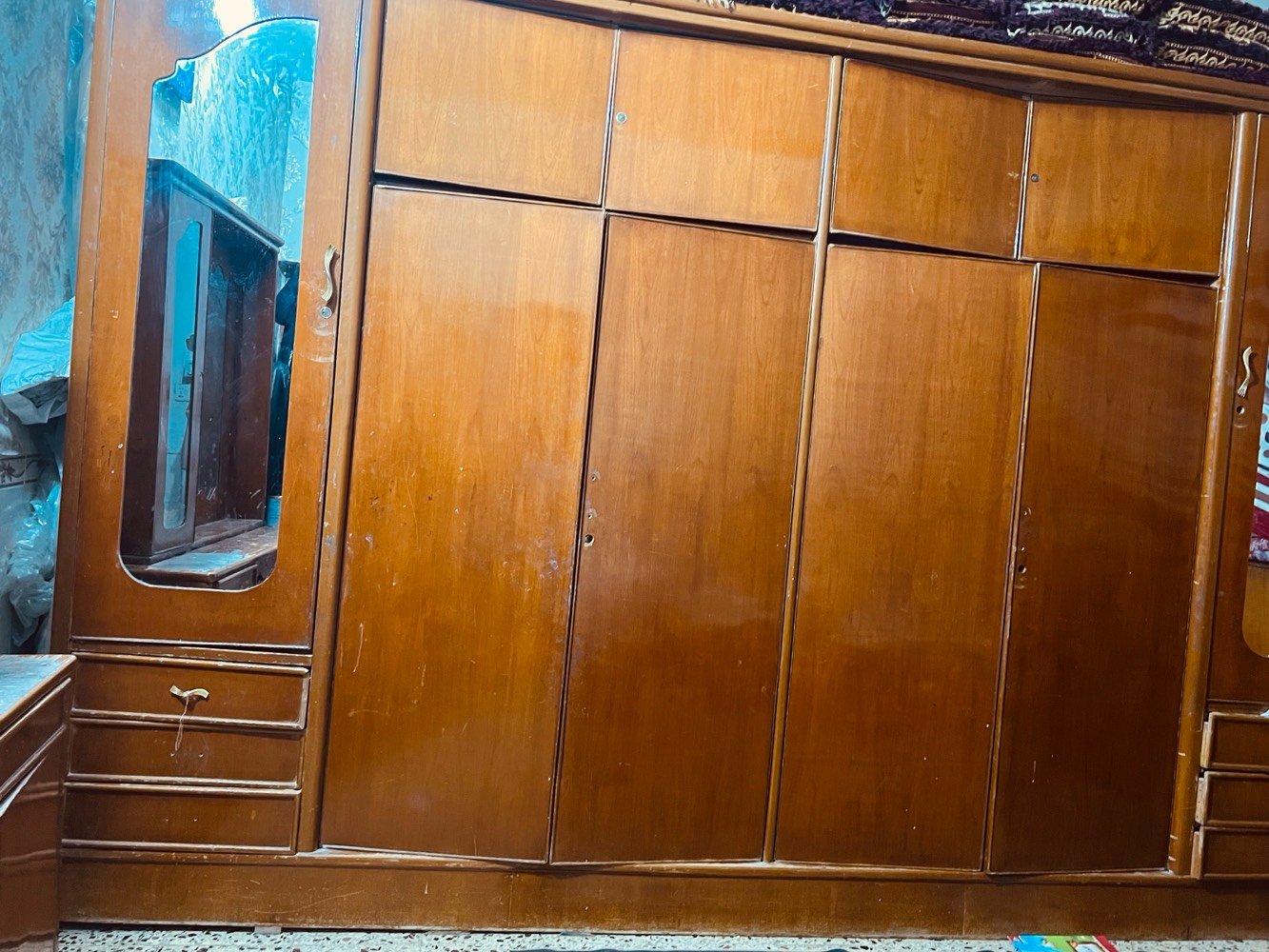 كنتور صاج ثقيل طابقين 6 ابواب مع ميز تواليت وزاويه السعر 530 وبي مجال زين تواصل ***********