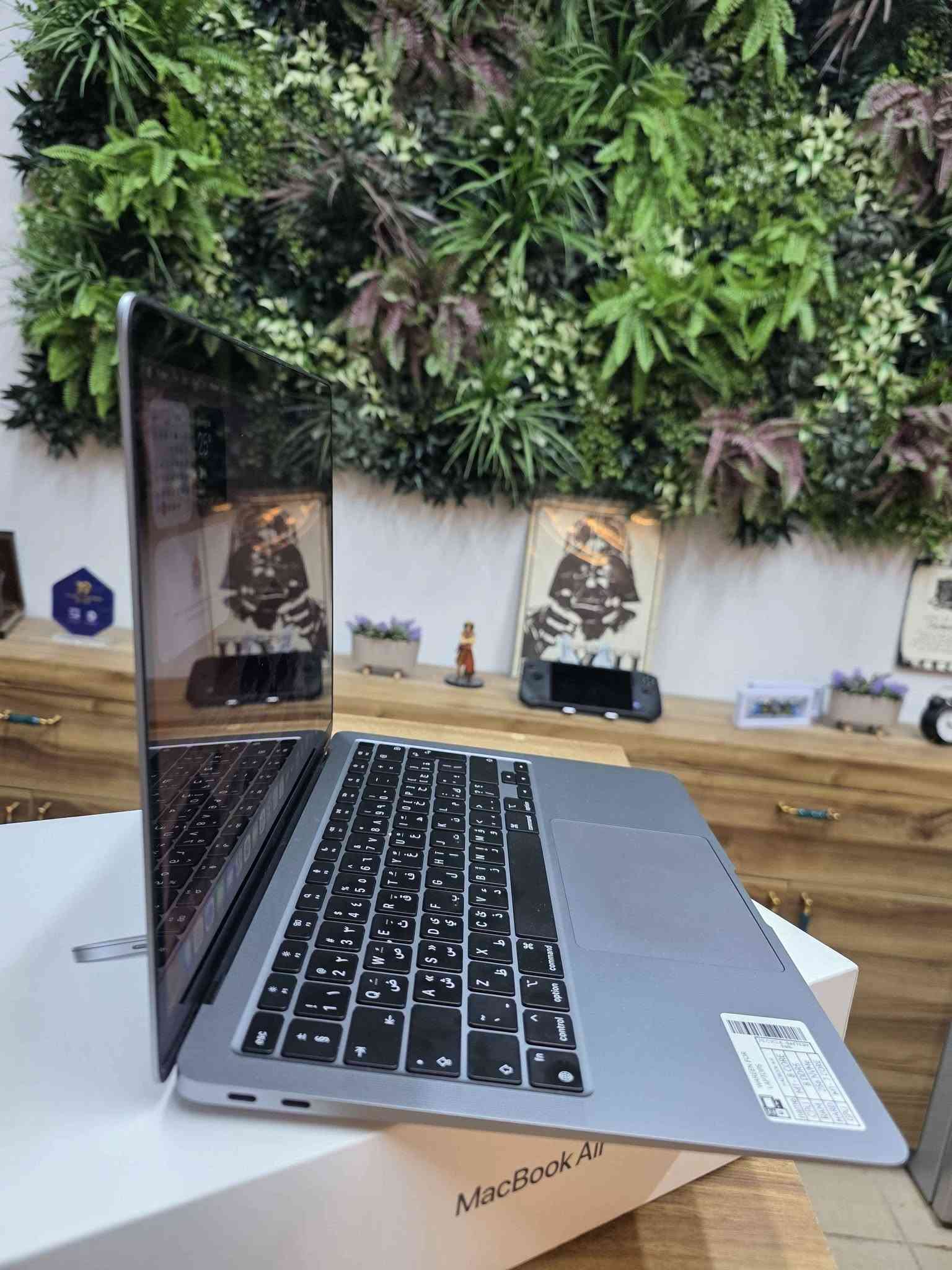 Likely new used macbook air m1 with box and original charger

Chip: M1 8core
Ram: 8gb
Storage: 256gb
Gpu: M1 7 Core

لاپتۆپی ماکبووک ئێرM1
 زۆر خاوێن و بێکێشە 
کارتۆن و شاحینەی خۆی لەگەڵە
پاتری 94%

لابتوب ماك بوك اير M1 
نظافة جدا عالية 
كرتونة و شاحن بلادي موجود أربيل, العراق

