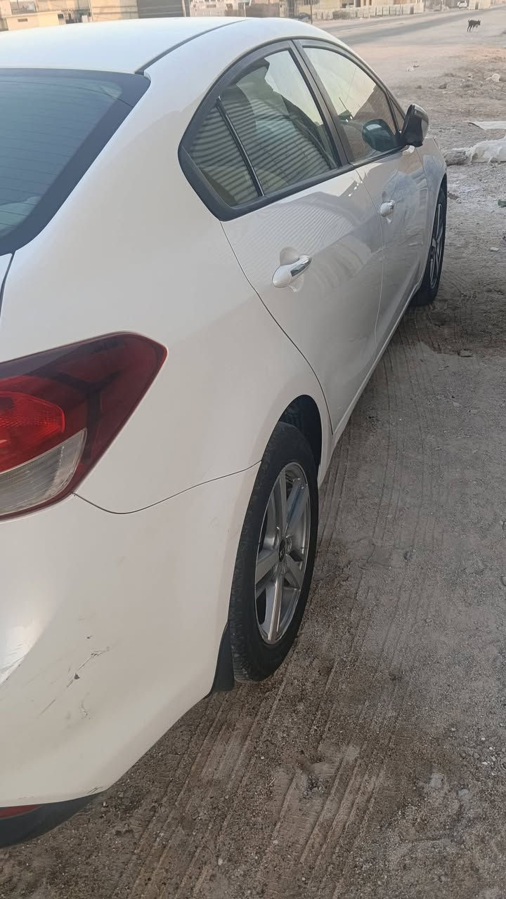 السلام عليكم
سيراتو ٢٠١٨ فول مواصفات كفاله من ضربه وصبغ

فقط بارد قليل كلش بجاملغ ايسر مكينه ٢٠٠٠ 

تبريد كير مكينه تخم تأثير جديد سياره كلها بلاد ما مفتوف برغي بيها سياره جاهزه السعر ١٣٠ وبيها مجال   مكانه البصره 

استفسار *********** اتصال فقط

