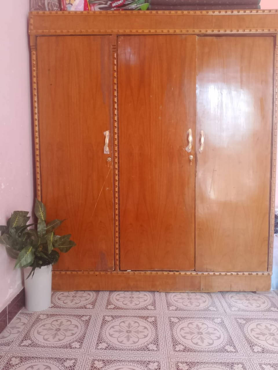 كنتور للبيع سعره ١٠٠
***********
