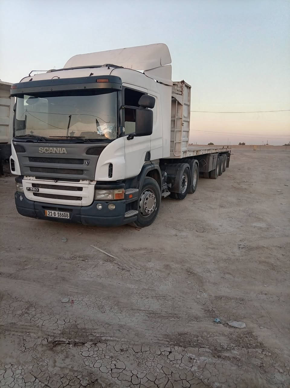 السلام عليكم سكانيا 2006 انجكتر راس سنكل امامي  وعربانه حداديه مزوج 3محاور P380 المحرك والكبير خير من الله السياره العنوان بغداد المحموديه
رقم الهاتف ***********
