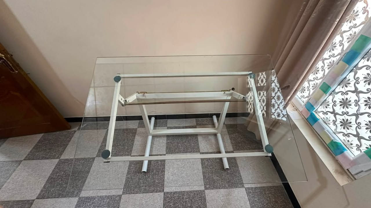 بورد هندسي للبيع
مساحته ١٢٠*٨٠
حالته كلش نظيف  
***********
