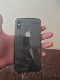 آيفون X • ذاكرة ٦٤ • بطارية ١٠٠