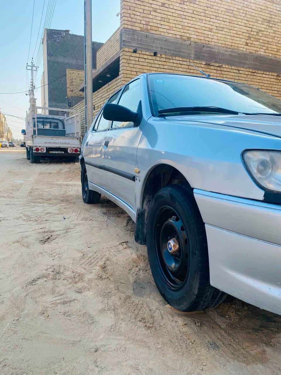 السلام عليكم
بيجو 306 فرنسي موديل 2003  السياره حلوه ونظيفة ما بيها شي شوفت عينك 

السياره بيها بس صبغ عام بدون حادث أو ضرب السياره كير محرك مكفولات رقم دولي سنوية باسمي+رقم مميز 

مكان السيارة : كربلاء 

 للاستفسار  ***********
