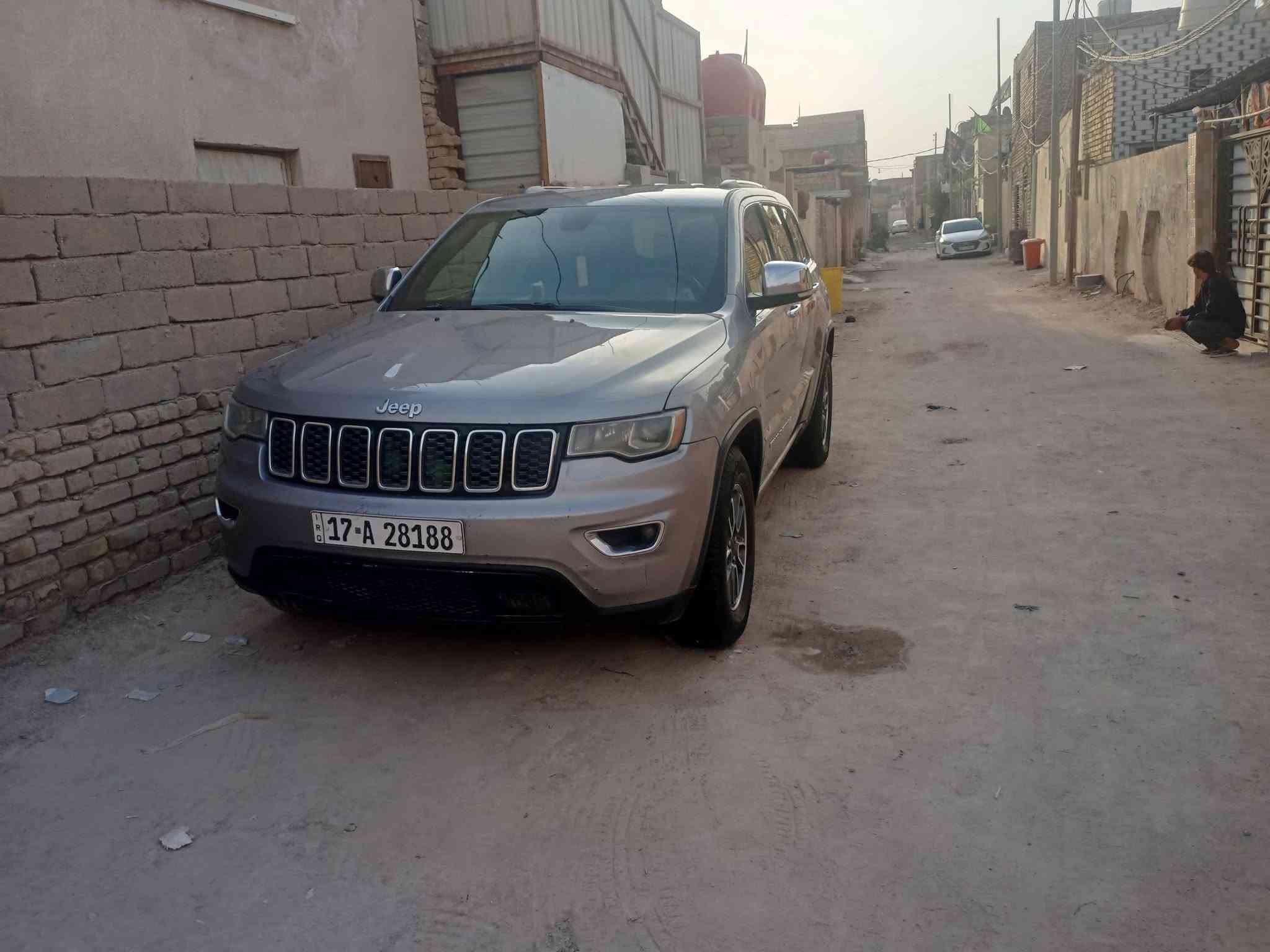 سلام عليكم جيب لاريدو للبيع اصل بسمي مشروع وطني فول عدى الفتحه حساسات خلفيه رادارات جانبيه توقف ذاتي عند الاقتراب شاشه جبيره كامره دواره منضومه زنون اصلي كير ومكينه بالكرتون شرط الفحص حداديه بالكارتون تبريد ثلج ترحيب عن بعد تشغيل عن بعد لايت لد 3 انضمت قيادة سبورت وايكو وعادي تدفئه وتبريد بالكشنات تحكمات ستيرن سنويه لل 2031 بسمي تحويل ثاني يوم كشنات جلد كهرباء ويل نجمه للبيع او مراوس عنوان ناصرية مركز ه‍ــ(***********) بيع او مراوس ترهم
