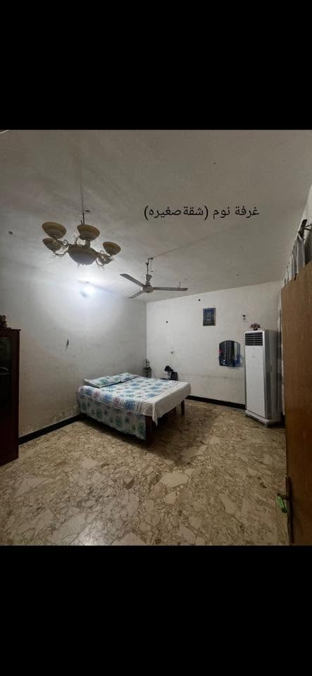 دار للبيع حي المهندسين شريط المهندسين  مساحة 150متر 20*7.5
الطابق  الأرضي يتكون من  مدخلين مدخل على الاستقبال و مخل على  مطبخ
 وصالة وغرفة نوم وخدمات صحية داخلية وخارجية منور عد 2
الطابق الثاني   صالة مفتوحة على غرفة وخدامات صحية ومطبخ 
   وغرفة ثانية سويت وغرفة ثالثة 
   ويوجد مخزن في الأعلى  والسطح شتايكار 
سنة البناء 2012او2013   اقرب نقطة دالة  خلف اعدادية العاصمة الثقافية 
السعر300 وبي مجال
واتساب: ***********
