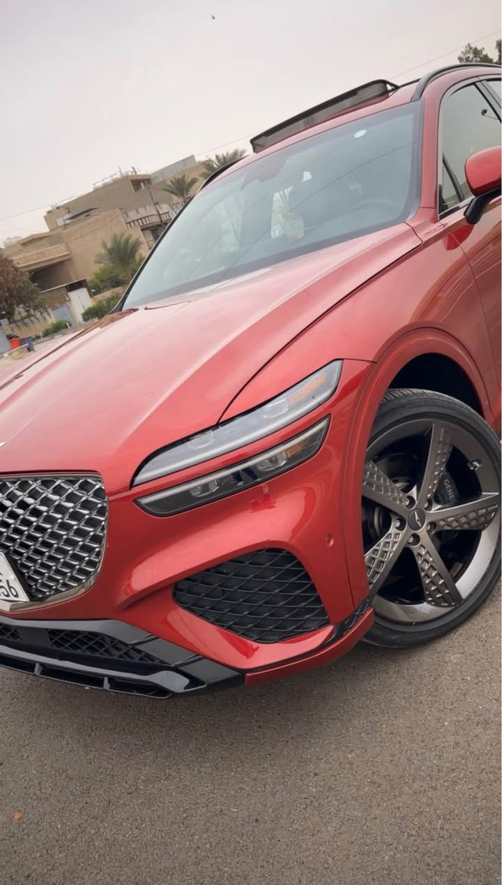 Genesis gv70 sport 2023 
السياره بدون ايرباك ،
حادثها كڤر الصندوك  فقط موجود بالصور 
الصبغ بيها بس قطعة البلاستك مال صندوك تعتبر كلين💯
ماشيه 50 الف كيلو وليس ميل  

* محرك 4 سلندر تيربو 2.5   
* الكير أوتوماتيك 8 سرعات
* دفع رباعي AWD
* اربع وضعيات قيادة  
Eco , comfort , sport, sport+
* حجم الويل رياضي 21 
* تصميم خارجي رياضي.
* تشغيل عن بعد 
* تقديم وترجيع السياره بالبصمة 
* المقاعد الأمامية تدفئه وتبريد .
* المقاعد الأماميه كهربائية مع ذاكرة خزن 
* ستيرن تدفئة
* سقف بانوراما 
* إضاءة داخلية محيطية
* ستائر للأبواب الخلفية
* تحكم تبريد منفصل 
* شاشة وسطية 14.5 
* شاشة عدادات رقمية 12.3 إنچ ثلاثية الأبعاد. 
* شحن لاسلكي للموبايل.
* Apple CarPlay وAndroid Auto.
* دخول ذكي ترحيب 
* صندوك كهرباء 
* كاميرا 360 درجة 
* كاميرا مراقبة النقطة العمياء
* رادار مثبت سرعة متكيف
* تحذير وتصحيح المسار 
* مراقبة النقطة العمياء
* تحذير من الاصطدام الأمامي
* فرملة طوارئ أوتوماتيكية
* تحذير حركة المرور الخلفية
* مساعد ركن
* مساعد الركن عن بُعد

 السعر 36500$ وبي مجال 
*********** بغداد, العراق

