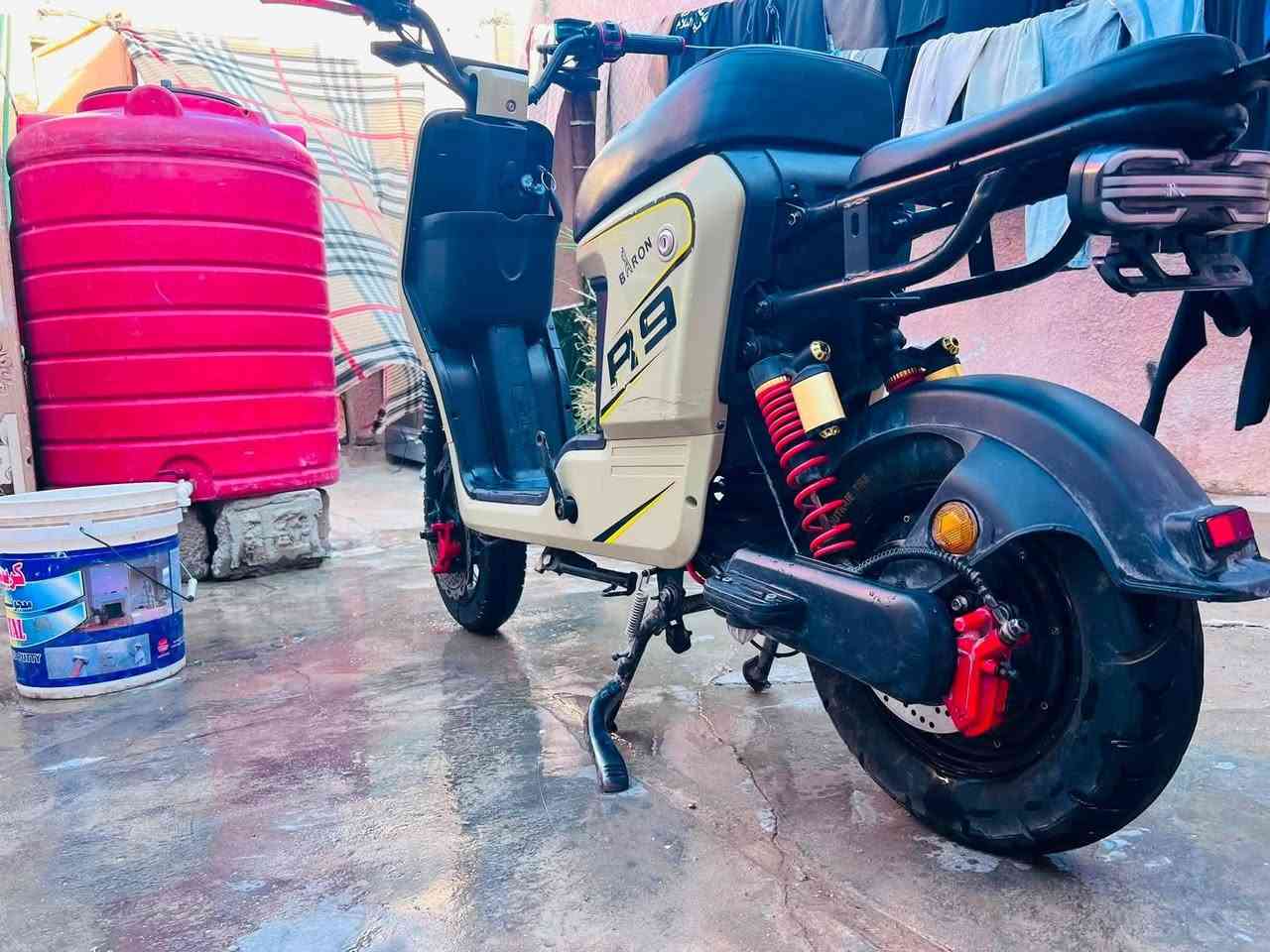 ار تسعه نضيفه بيها ٥ بطاريات كبار البطاريات تعبانات مديل ٢٥

السعر 290 وبيها مجال 

***********
