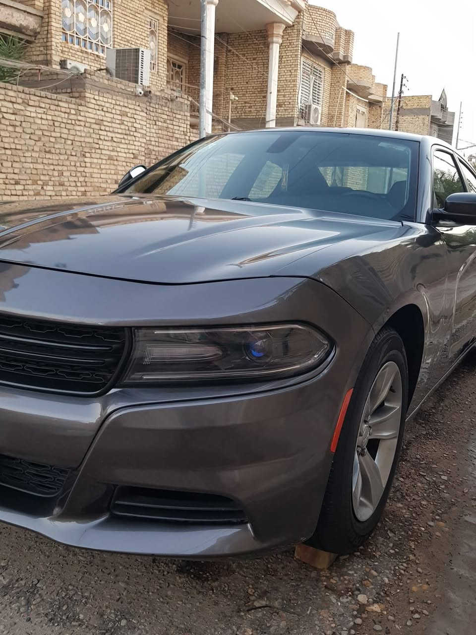 السلام عليكم..
جارجر موديل 16 
دخول جديد 
كشن كهربائي
مكينه 3600 
لايت زنون
شاشه كبيره
متوم طبق الاصل اربيل
كفاله من السرقه والانتربول والعشائر ومكينه وكير وحداده وتخم تاير كله جديد.. فول عده الفتحه . علما ان السياره ما مشتغله خط واستعمال شخصي شخصي .. ضرر السياره جاملغ والبنيد حادث في امريكا . 

مكان السياره في محافظه ميسان
سعر ٩٠ 
***********
