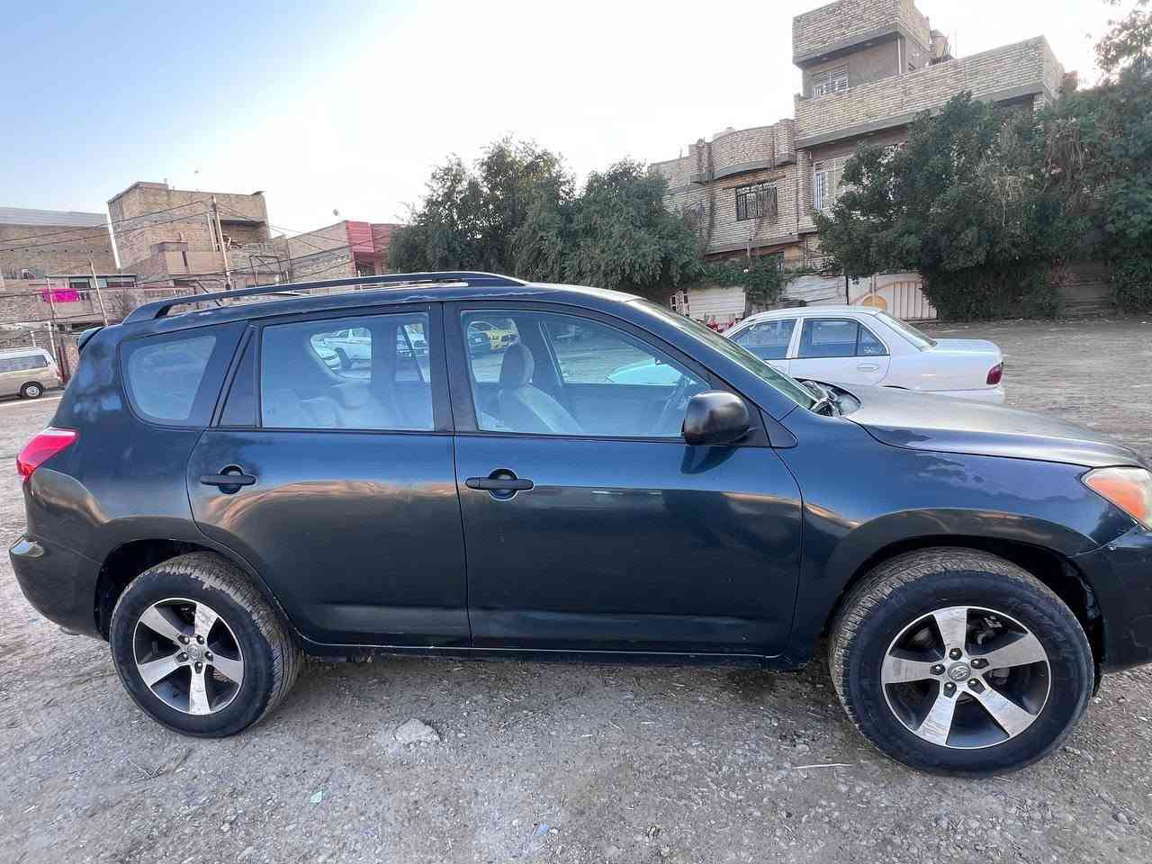 راف فور 2011
‎وارد امريكي
رقم بغداد دولي  
باسمي تحويل ثاني يوم 
‌‎حادثهة ربع جاملغ خلفي عكس السايق
‌‎خالية من اي ضربة ثانية الباقي كلة مكفول  ومن اي صبغ مابيهة اي نقص محرك كير مكفول برغي ممفتوح منهة
تبريد تدفئة فول
بلوجكترات
‏ABS
‌‎بلوتوث
‌‎شاشة 
‏USB 
يوتيوب 
خارطة
سنتر لوك اربع بيبان
جهاز انذار
تحكم جام اربعة
‌‎كامرة خلفية
‌‎ويل كب 
دكمة تحكم فور ويل
اسبير و عدة كاملة
‌‎باتري جديد 
تخم تاير جديد
‌‎ايرباكات سليمة
هزة جديدة وسنوية لل 2031 
بيها فقط اماكن جرادات
سيارة ‌‎كاملة ما ناقصهة اي شي
السعر 125 وبيها مجال بسيط حگ الجية   
 للاستفسار اكثر ***********
