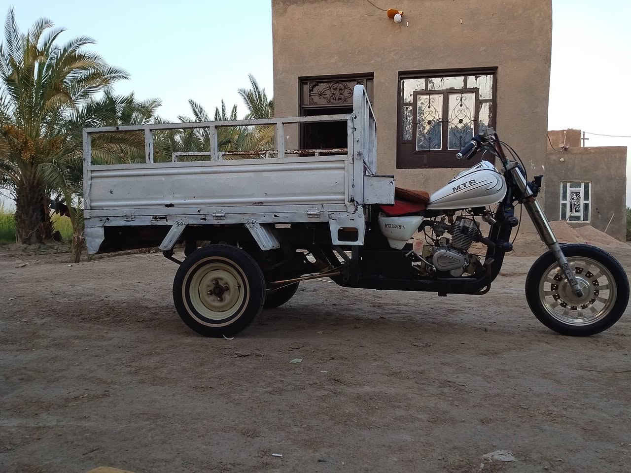سلام عليكم ستوته لبيع رقم اسود
مكينه مفتوحه بستم وكلجات بدي نضيف 

تواير خطه صالي شهر من شديتهن اكسن كهربائيات 

دبلات كله شرط مكان رميثه المجد تصال ***********
سعر ٩٥٠ وبيه مجال
