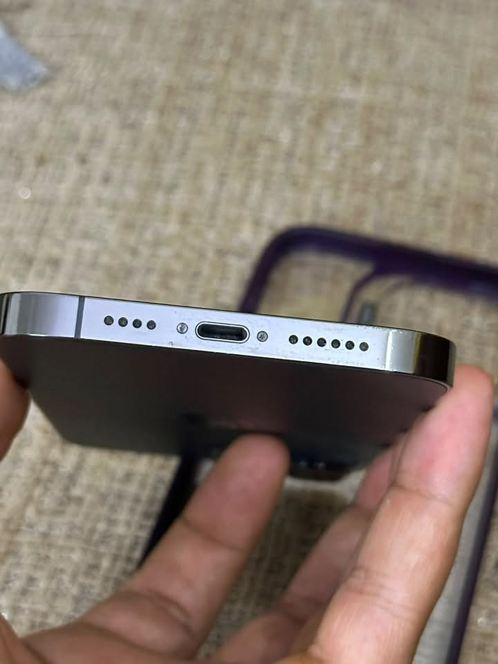 ١٣برو ماكس A كلشي ممبدل بي نظيف
بطاريه ٨٣
ذاكره ٢٥٦
بس من تنفخ من النافذه مال سيمكارت مابي ظغط
السعر ٦٢٥ 
بغداد الحسينية ***********
