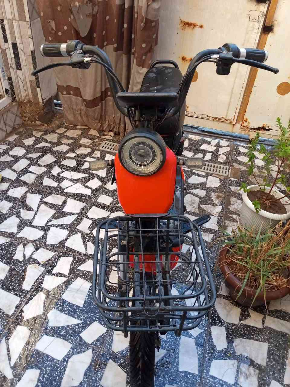 موديل 18 
بطاريات 4 
عوزه بطاريات
السعر 200 
4 سرعات 
ابيع بدون بطاريات 
كربلاء الحر 
***********
