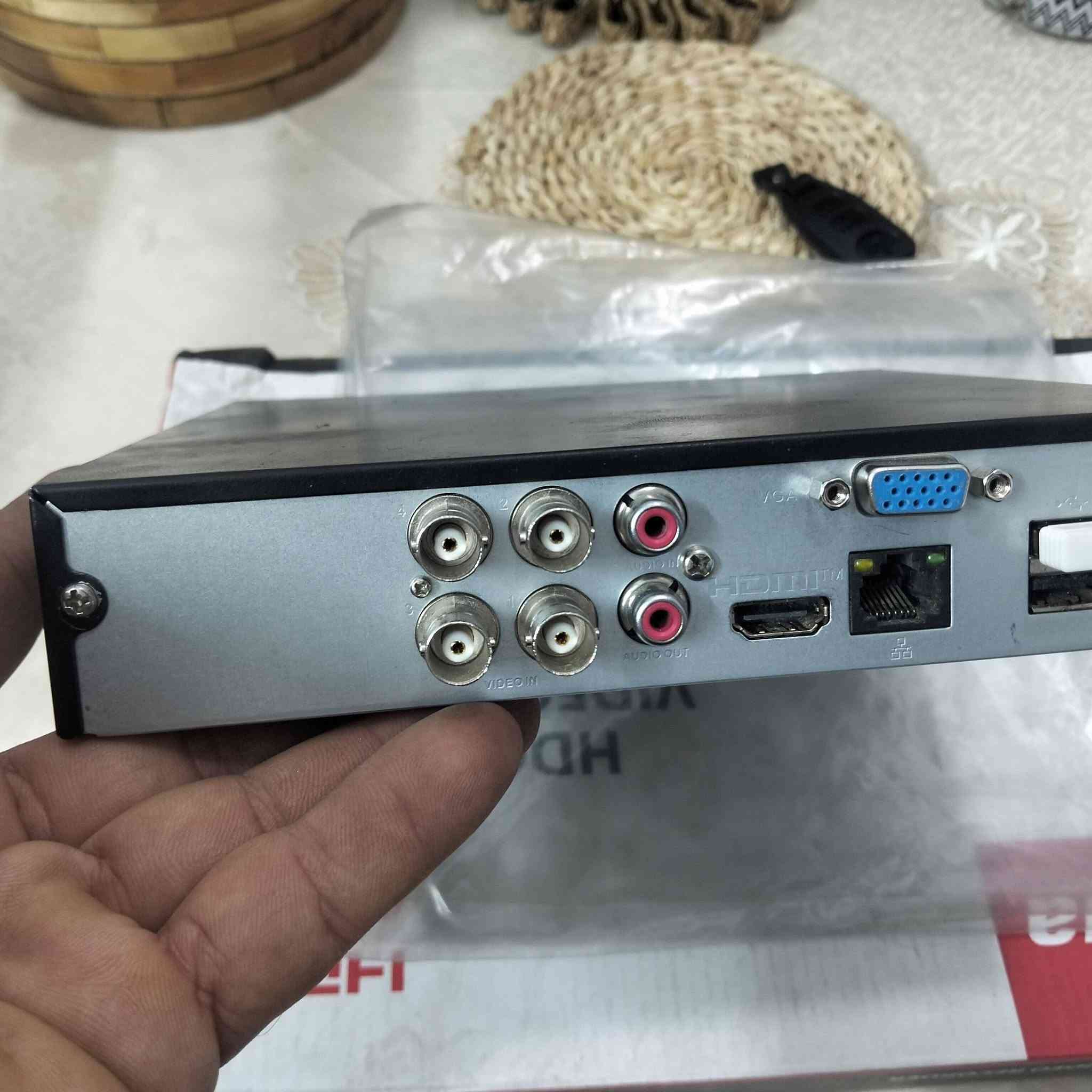 للبيع
جهاز دهوا اصلي
4جنل
2ميكا
مع 
هارد 1,تيرا
4كاميرا دهوا
ماوس لاسلكي
محول 12v
4امبير
بغداد
***********
