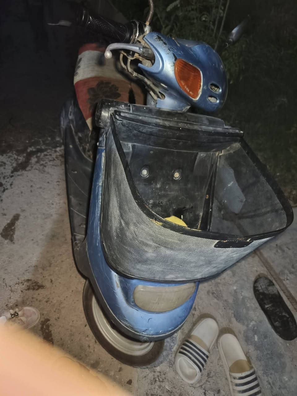 من رخصت الادمن منغولي للبيع أي نقص مابيها كفراتها كامله تجفيت أصلي بيع مستعجل ب 300 وبيها مجال حك الجيه الرقم:***********
