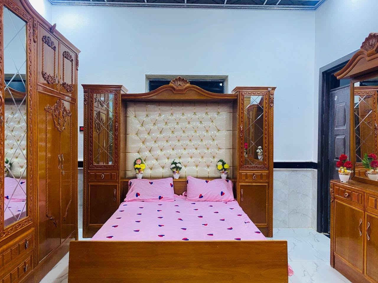 سلام عليكم يوجد غرفه نوم ملكي مستخدم شي قليل السعر مليون 750وبي مجال العنوان الرمانه الحويجه الاستفسار *********** متوفر واتساب
