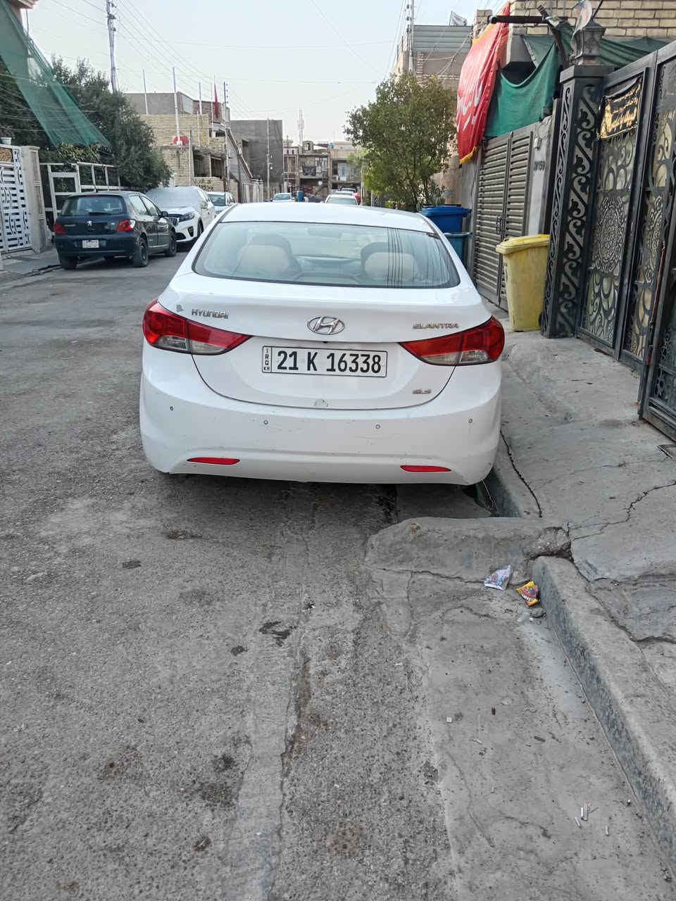 سلام عليكم 
الانترا موديل ٢٠١٤ خليجي مكينه ١٨٠٠ مكينه مفتوحه قبل يومين بدلت واشرقبق ولفات صدر جديد باتري جديد منضومه تبريد جديده كلهه بدلتهه وبيهه ضمان حته لفريز مابيهه كل نقص تحويل وكاله مضمون السياره بيهه ٤ قطع صبغ بدون ضربه وحاليا بيهه تكشير عارضهه ١٠٠ وبيهه مجال قليل مكاني الدوره شارع الزيتون ***********
