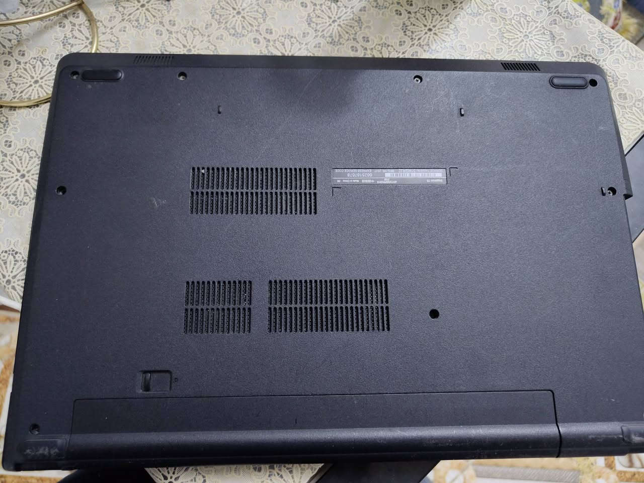 سلام عليكم 
حاسبة للبيع مواصفاته 
Dell inspiron 15 3000
Core i7 
جيل السابع 
دبل هارد 1T+128ssd
الرام 8 G
كارت شاشة 2g
مع تنصيب وندوز 11 
يوجد مع حاسبة حقيبة+ شاحنة اصليه 
عنوان الشطره 
***********
