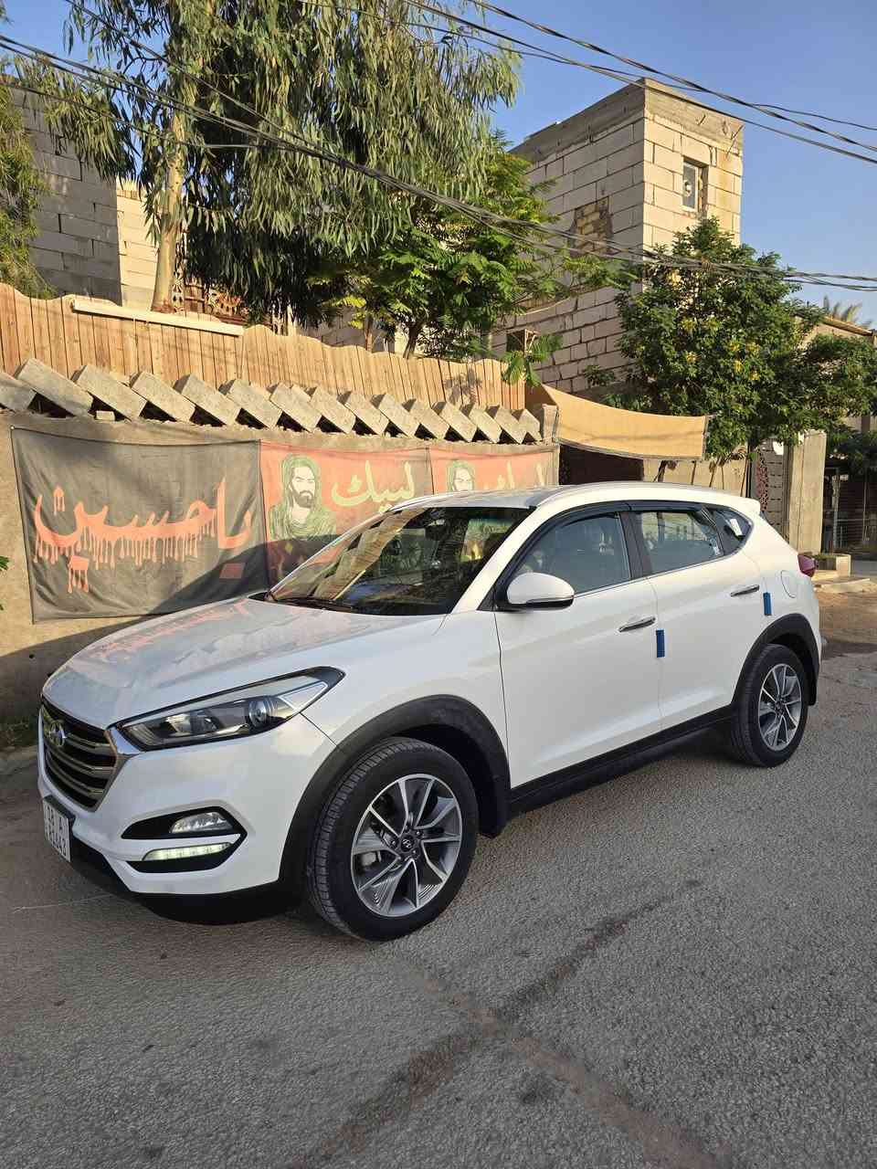 هونداي توسان خليجي للبيع
موديل 2018
خليجي كوري اصلي
سايد بريك بلرجل
داخل بيجي شاشة كبيرة 
كامرة خلفية
قطعتين تبريد + فتحه بالجكمجه
تحكمات ستيرن جهتين
مود درايف
حساسات خلفيه
مري شفط
لد امامي
٥ ويل كروم
محرك 2000 دوش
محرك بلشرط ما مفتوح بلادي
ماشيه 93 الف كيلو
رقم بابل الدولي الجديد بأسمي
هزه وفحص وسنويه كله جديد
شرط التحويل
السياره كفاله عدا ملاحظات بسيطه مبينه بالسونر
السعر 165
للتواصل *********** 
المكان النجف الاشرف
