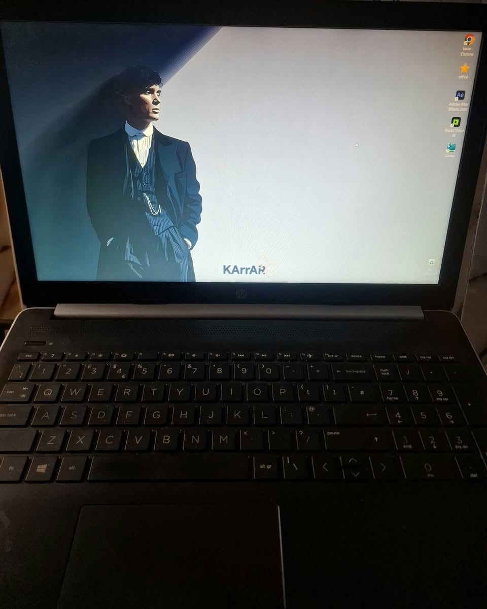 لابتوب HP Laptop 15-da1xxx بحالة ممتازة للاستخدام اليومي والدراسي/المكتبي

​💻 المواصفات التقنية:

-​المعالج (CPU): Intel Core i7-8565U (تردد يصل إلى 1.99 GHz مع 4 أنوية)

-​الذاكرة العشوائية (RAM): 8 جيجابايت

-​كرت الشاشة (GPU): Intel UHD Graphics 620

-​مساحة التخزين (Storage): 1 تيرابايت (932 GB متاحة)

-​نظام التشغيل: Windows 11 Home الأصلي

​✨ مميزات الجهاز:

-​سرعة وأداء سلس: مزود بـ SSD يجعل فتح النظام والبرامج لحظياً.

-​معالج i7 جيل ثامن: ممتاز للتصفح، الأوفيس، والدراسة.

-​تخزين واسع: 1 تيرا لكل ملفاتك وفيديوهاتك.

-​تجربة إبداعية: جربت عليه After Effects (احدى نتائج فيديوهاتي الممنتجه عليه موضحه في الفيديو المرفق) وصمد بشكل ممتاز كاستخدام استثنائي.

​📌 الحالة: نظيف ويعمل بكفاءة عالية (يوجد شخوط خفيفة على الظهر واضحة بالصورة).

🔌 الملحقات: الشاحن الأصلي.

السعر: 350 الف

الواتساب : ***********

نص مكتوب في الصور:
- البحث عن إعداد
- النظام > حول
- إعادة تسمية هذا الكمبيوتر
- USER
- HP Laptop 15-da1xxx
- نسخ
- معلومات الجهاز
- اسم الجهاز USER
- المعالج Intel(R) Core(TM) i7-8565U CPU @ 1.80GHz (1.99 GHz)
- ذاكرة RAM المثبتة ٨,٠٠ غيغابايت (٧,٨٩ غيغابايت مستخدم)
- بطاقة الرسومات Intel(R) UHD Graphics 620 (128 ميغابايت)
- مساحة التخزين ٤٦٢ GB من ٩٣٢ GB تم استخدام
- معرف الجهاز F5BC5220-EA32-4613-A508-2F1BB4D6584F
- معرّف المنتج 00325-96603-54599-AAOEM
- نوع النظام نظام تشغيل بإصدار 64 بت ومعالج يستند إلى x64
- القلم واللمس لا يتوفر إدصال باللمس أو بالقلم لجهاز العرض هذا
- ارتباطات ذات صلة المجال أو قاعدة المعارف حماية النظام إعدادات النظام المتقدمة
- معلومات Windows
- الإصدار Windows 11 Home
- الإصدار 25H2
- تم التثبيت في ٢٠٢٥/٠٢/١٧
- إصدار نظام التشغيل ٢٦٣٠٠,٩٤٥٧
- حزمة الميزات Windows 1000.26100.360.0
- اتفاقية خدمات Microsoft
- شروط ترخيص برامج Microsoft