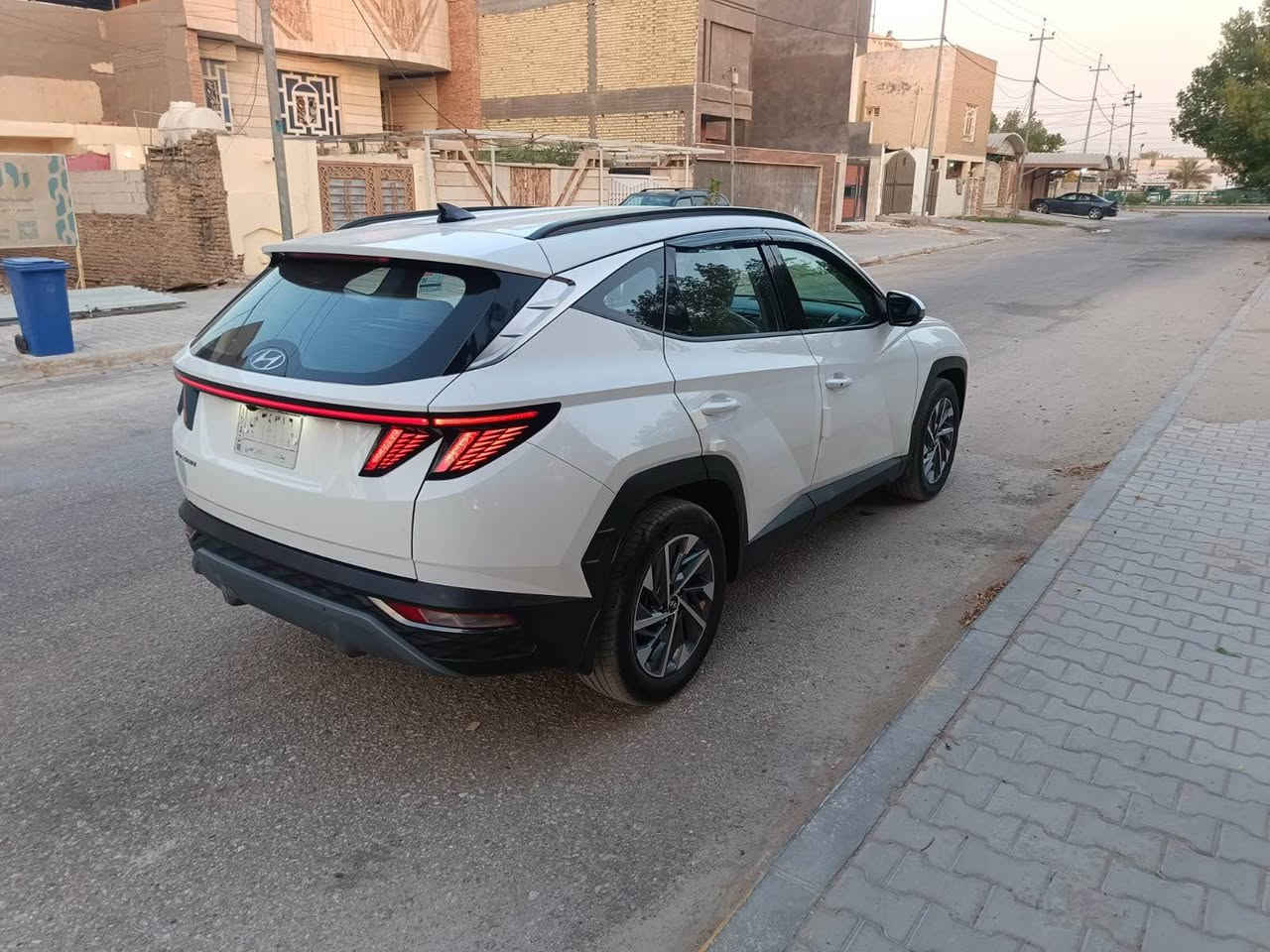 سلام عليكم
هونداي توسان للبيع موديل 2023 وارد خليجي كلش جديده فول مواصفات عدا فتحه كير محرك تبريد حداديه على وضع الوكاله بشرط رقم بغداد تحويل ثاني يوم  سياره كفاله عامه دعاميه لدعاميه ما عدا كم بارد بسيط السعر 180 بيها مجال لاستفسار اتصال ***********
مكاني نجف النجف, العراق
