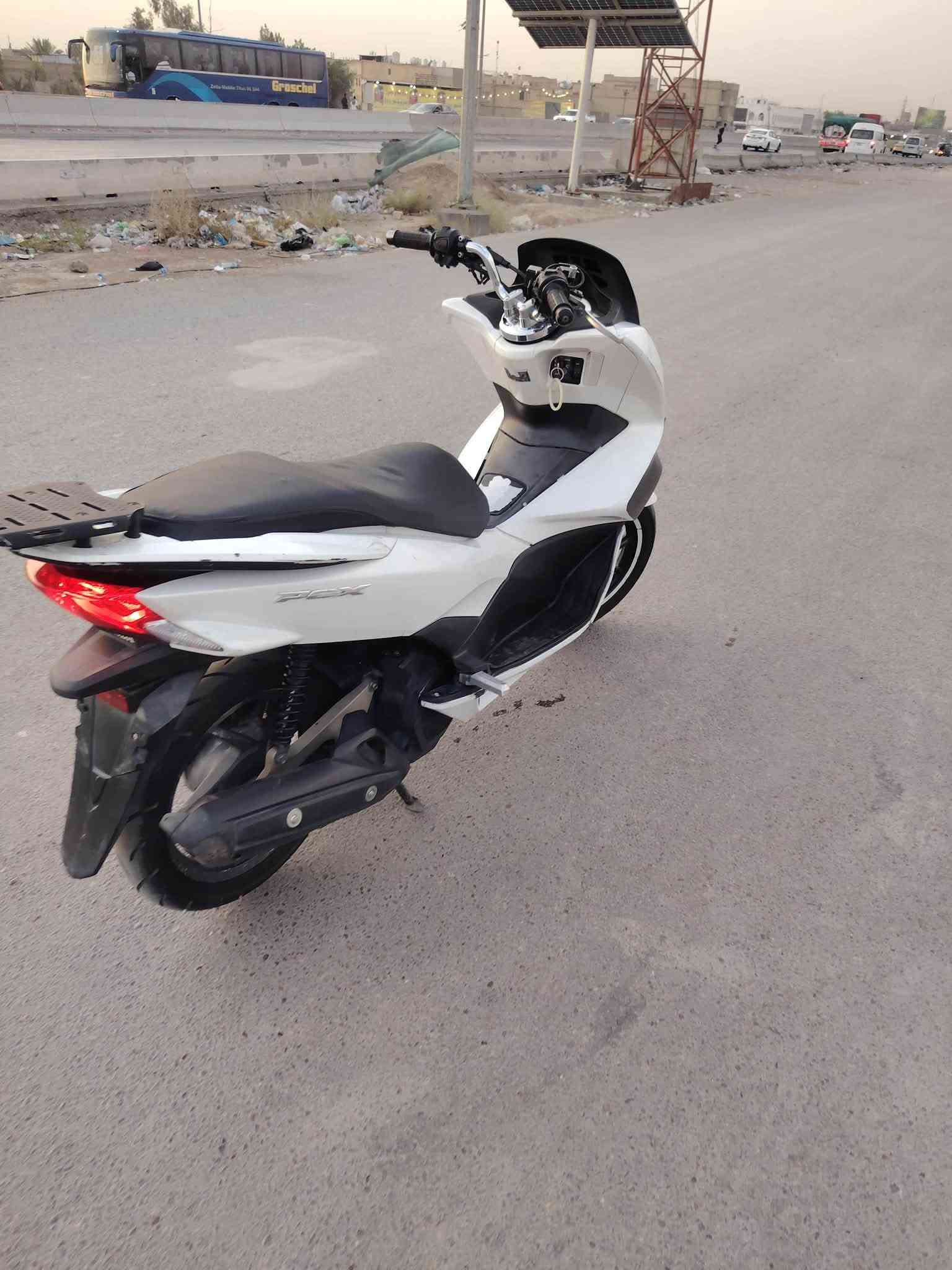 السلام عليكم Pcx جيل الثاني مكينه 125c دراجه غرسه مكينته ناعمه سلف من اول نكره حساس (A) ازدحام شغال يداة تتدفئه كهربائيات شغاله من ناحيات هورن دبل اشاره تك اشاره لايت عالي ناصي كلهن شغالات دراجه مملعوب بيه مكفوله جيب فيتار وتعال
#سعر1550 وبيه مجال حك الجيه فقط مكان بغداد الشعب
 ***********
