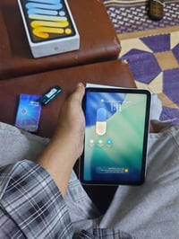 آيباد ميني ٦ • ذاكرة ٦٤ • ملحقات كاملة