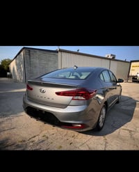 🚗 خط جامعات – سيارة حديثة ومريحة  📍 من منطقة المعامل والمناطق المجاورة...