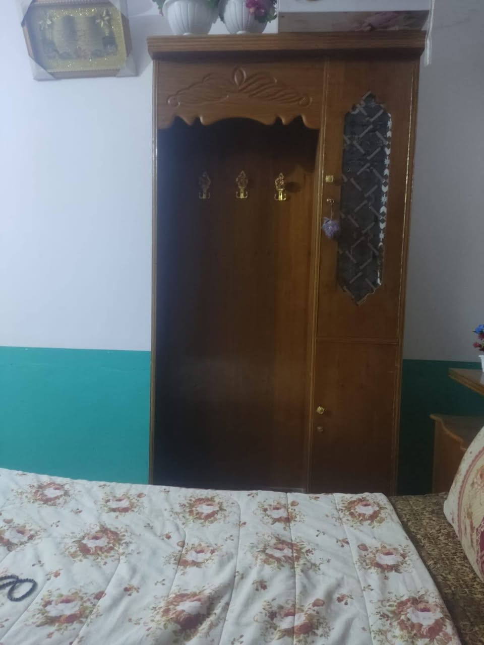 السلام عليكم خشاب البيع سعر 700 بيه مجال  ***********

