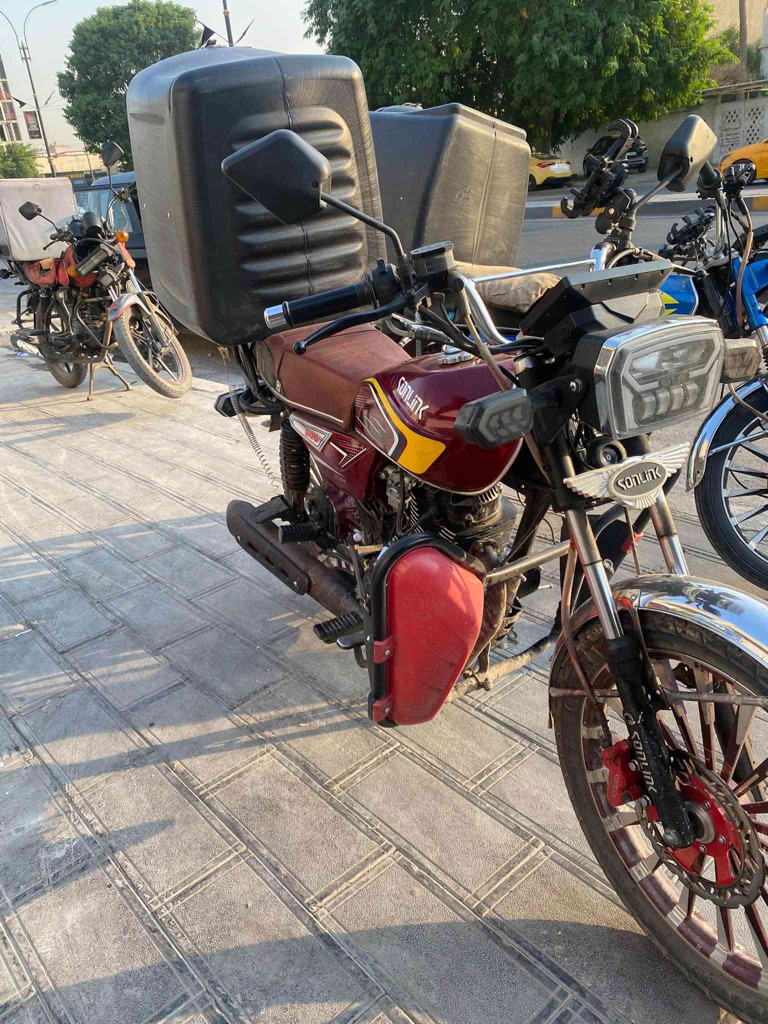سلام عليكم عندي دراجه سونك 25ضاغطه وزنجيل لدراجه مكينه سوده تخبل سعرها ٧٥٠وبيها مجال لاستفسار ***********
