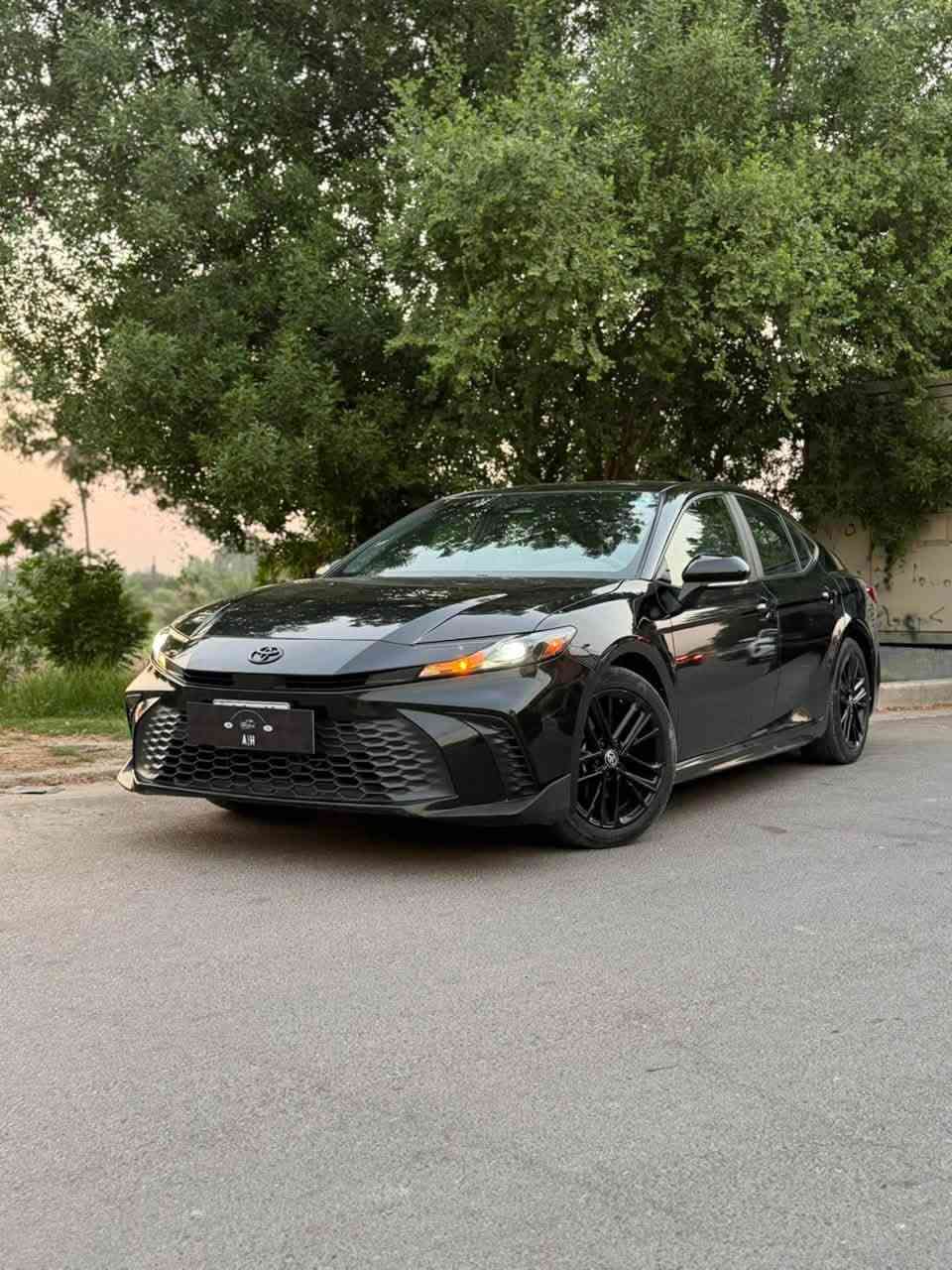 السلام عليكم
كامري 2025 هايبرد امريكي 

سيارة se night backeg 

ماشية 22 الف ميل 

وباقي مواصفاتها معروفة

سيارة حادثها جاملغ خلفي ايمن صبغ وصندوك كلير 

وصور حادث وتصليح كلها موجوده بلصور 

السيارة جديدة واني جايبها ع ايدي 

رقم بغداد باسمي تحويل ثاني يوم 

سعر 23,500$ وبي مجال بسيط 

للاستفسار ***********
