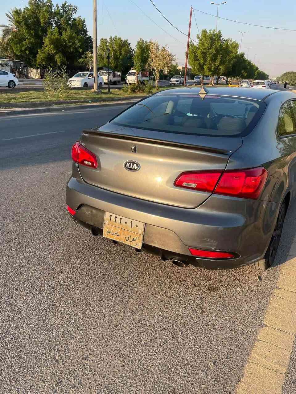 السلام عليكم
كيا فورتي تك باب موديل 2015
سيارة استخدام شخصي مال بيت حلوه وجاهزه وخير من اللّه محرك 2000 
تدفئ تبريد شغال
تخم تاير جديد
شاشة الكبيره بلادي مال شركة تدعم كار بلي
تحكم ستيرن جهتين
مري شفط اشاير بالمري
3 انضمه قياده
مصبوغه حزام اثر شخوط وجان اكو معجون بالجاملغ الخلفي للجماليه وعندي فديو يثبت كلامي ابيعلك حزام 
ماشيه 97 ميل وقابل للزياده

السعر 75 ورقة وبيها مجال للشراي
عنواني بغداد المنصور
للتواصل *********** بغداد, العراق
