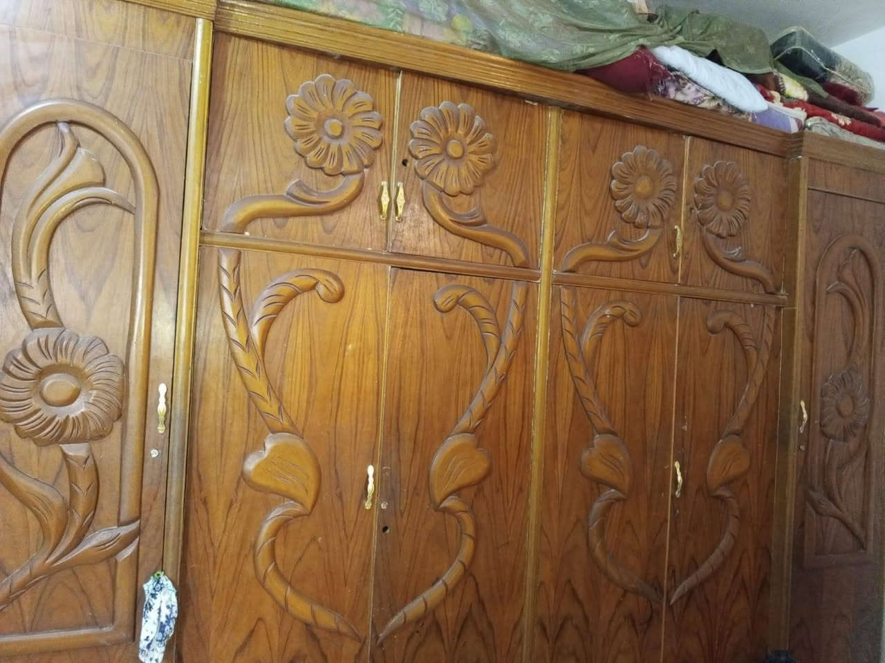 كنتور ست بوب عوزه فقط ملاحظات بسيطه عوزه صبغ ويدات وقفوله رايده ب350 وبيه مجال بسيط مكان كوت حي الحكيم للاستفسار اتصل بالرقم ***********
