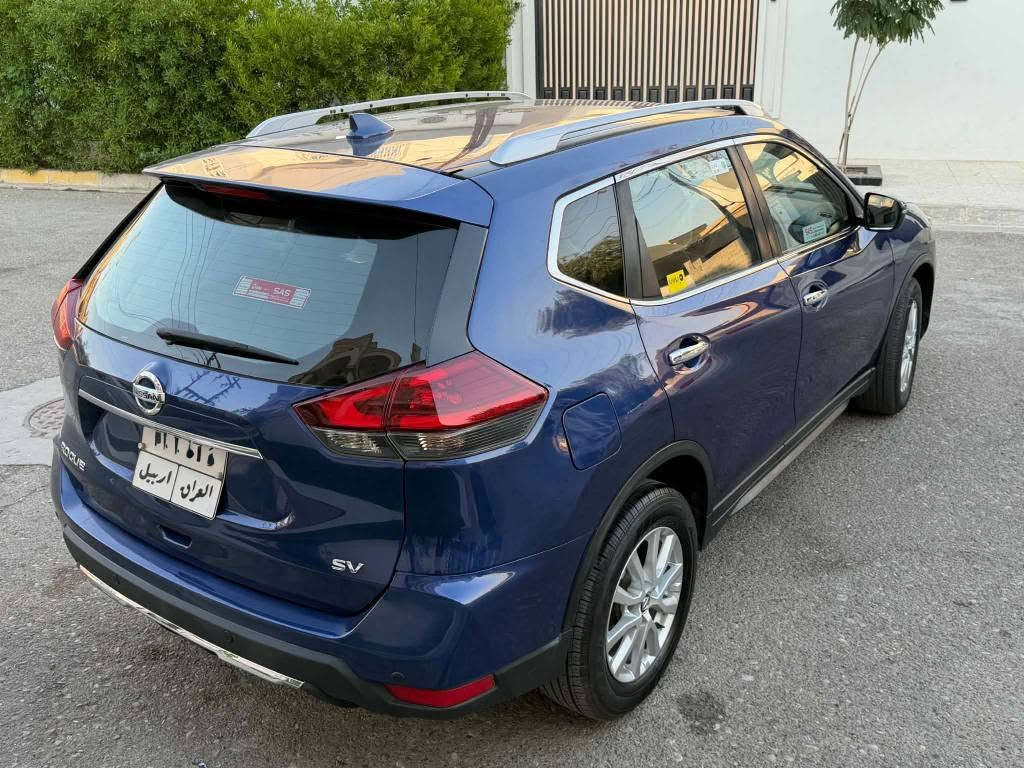 للبيع سيارة نيسان روج موديل ٢٠١٩ أمريكي فول مواصفات ما عدا الفتحة سيارة أخت كلين بيها جالملغ خلفي شبر صبغ او اقل بدون ايرباك و بدون دواخل بجم كبس سيارة جديدة كير و محرك مكفول و ما مفتوح سيارة ماشية ٩٠ ألف حقيقي و سنوية بسمي سيارة ربع دينار مصرف مابي شرط سونار 
مواصفات 
بلاجكتور 
لايتات زينون امامي و خلفي + AUTO 
ويل كروم
إشارة بالمراية 
حساس
بصمة أبواب + صندوق + تشغيل 
رادار ٣٦٠ درجة + تحديد مسار + نقطة عمياء 
شاشة + كامرة + GPS 
شاشة اعطال
صندوق شفط (كهربائي)
كشن كهرباء + هيتر 
كشنات خلفية متحرك 
تحكم ستيرن + تحديد سرعة 
تبريد لمس (AUTO)
أنظمة قيادة Normal + Eco + Sport 
تحكم بالأضواء الداخلية 
محرك ٤ سلندر ٢.٥ المرغوب بدون تيربو
و بعد مواصفات هواية مكان سيارة كركوك سعر ١٤٢ و بي مجال بسيط رقم موبايل *********** كركوك, العراق
