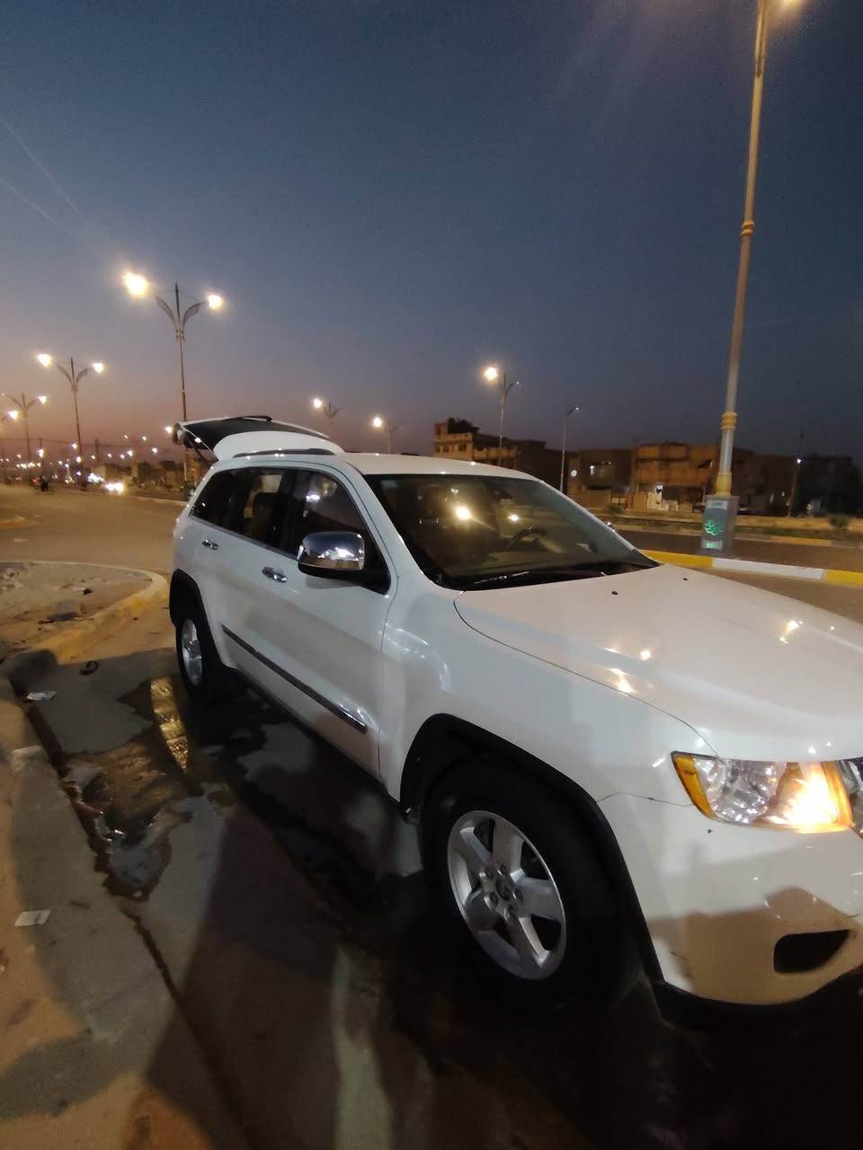 للبيع
موديل 2011 وارد امريكي
رقم بغداد مداور ثاني يوم 
كير ومكينه خير من الله 3600.V6
تبريد ثلج
حداديه امامي خلفي كارتون
بيه اربع قطع بدون دواخل اثر شخوط ورصعاات
سياره جديده ماماشيه بلنسله الموديله ٣٤٠الف
سعر 135ببه مجال
مكان كربلاء
استفسار ***********

