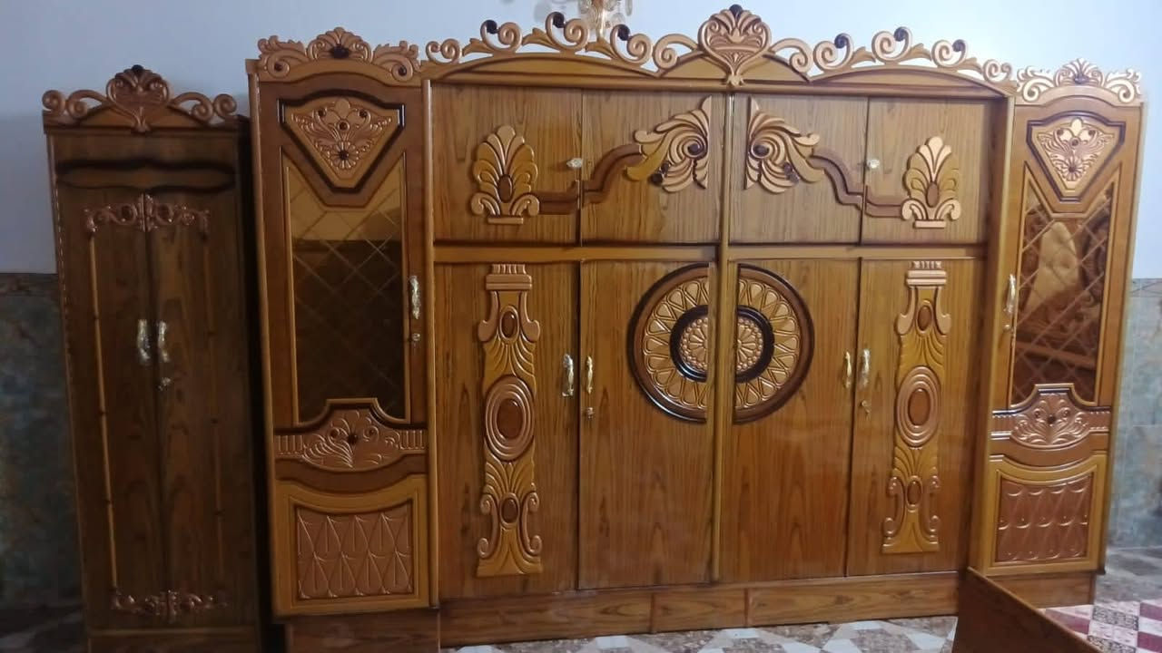 السلام عليكم ورحمه الله وبركاته غرفه اخشاب للبيع نضيفه شوفه عينك نفس الصوره مامستخدمه مكاني نجف *********** للتواصل خاص او اتصال #الجميع
