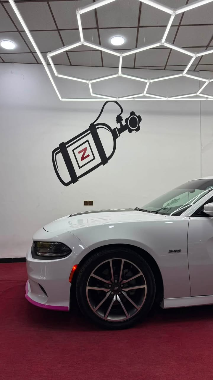 من رخصة الادمن
للبيع دودج تشارجر R/T Max موديل 2022

🔹 محرك HEMI 5.7L V8

🔹 ممشى 14,400  قابل للزيادة (شبه زيرو)

🔹 لون أبيض

🔹 داخلية جلد أسود مع أحمر (كشنات حضن)

🔹 رقم أربيل

🔹 خليجي من شركة هارلم

🔹 كفالة عامة

المواصفات:

✅ نسخة RT Max فول مواصفات

✅ فتحة سقف

✅ تشغيل بصمة ودخول ذكي

✅ ريموت ستارت

✅ مقاعد جلد كهربائية

✅ ذاكرة حفظ وضعيات الجلوس (Memory Seats)

✅ تبريد وتدفئة للمقاعد الأمامية

✅ تدفئة للمقاعد الخلفية

✅ تدفئة للمقود

✅ مقود كهربائي

✅ محدد سرعة (Speed Limiter)

✅ شاشة Uconnect كبيرة

✅ كاميرا خلفية

✅ حساسات خلفية

✅ مراقبة النقطة العمياء

✅ مرايا متحسسة للإضاءة العالية والتعتيم

✅ نظام صوت Alpine

✅ كير شفتر خلف المقود (Paddle Shifters)

✅ رنكات وكالة أصلية RT

✅ داخلية جلد فاخرة أسود وأحمر

✅ كزوزست دبات سود SRT (بلادية من الشركة) بصوت رياضي مميز

🔹 السيارة خليجية من شركة هارلم.

🔹 مكفولة من الحادث والصبغ والشخوط.

🔹 ممشى 14,300  فقط.

🔹 حالة الوكالة ونظيفة جداً.

🔹 المواصفات فول عدا الرادار الأمامي

🔹السيارة ستوك للاخير على وضع الشركة

السيارة جاهزة لأي فحص .

📞 للاستفسار مراسلة الخاص أو الاتصال

***********
