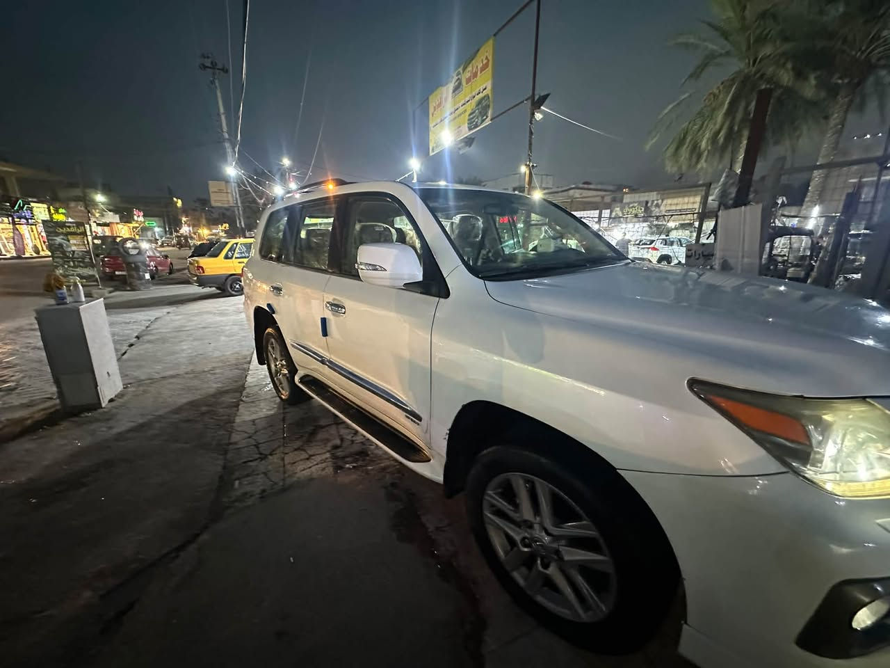 لكزس LX 570 • ٢٠١٣ • محرك V8