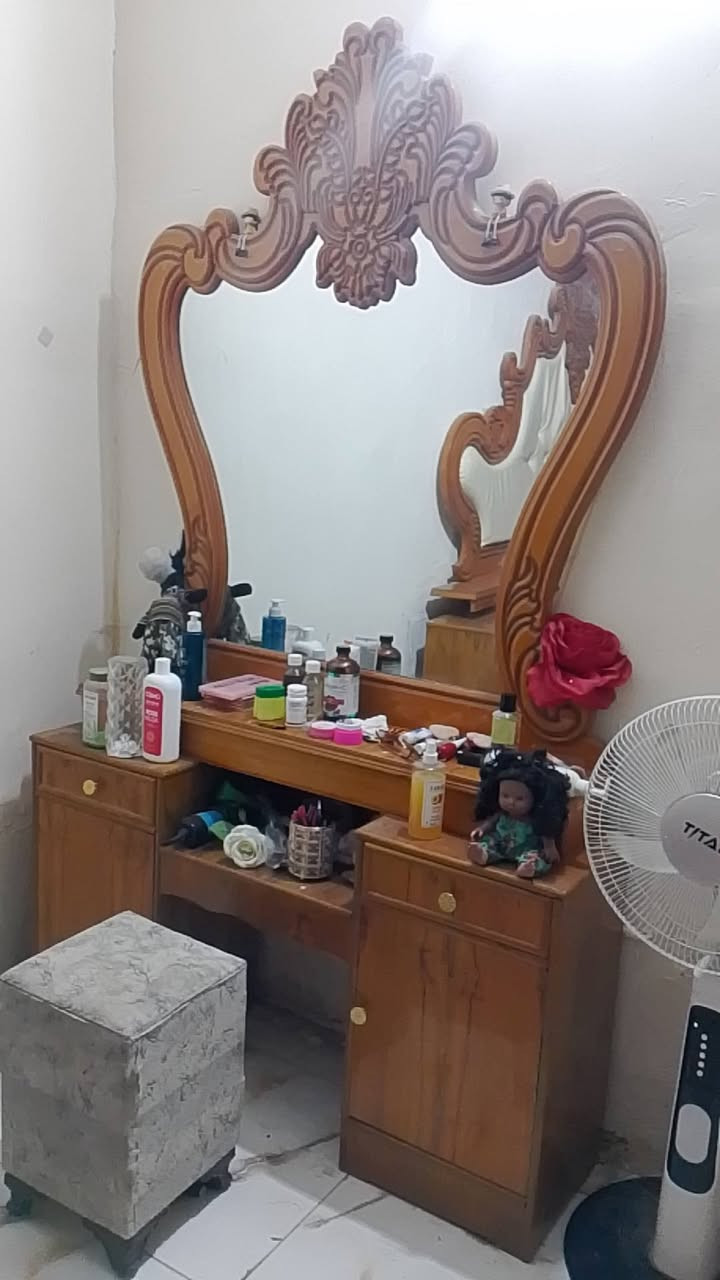 غرفه نوم • مستعمل • سنه واحده