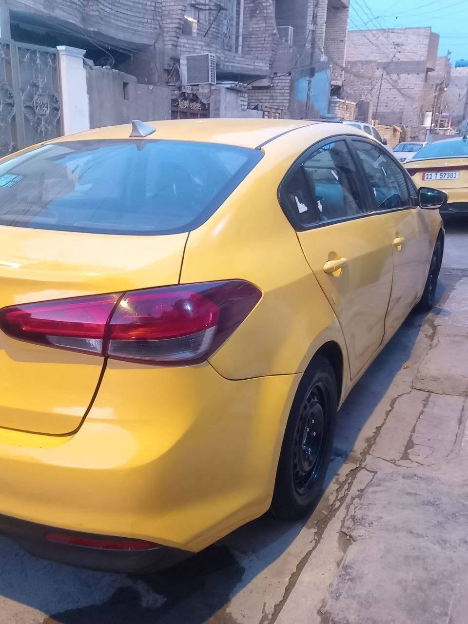 السلام عليكم كيا فورتي مديل 2017 سياره ما بيها نقص برغي كير محرك تبريد شرط الضهر اطفيه مضومة غاز تايرات نضيفه السياره مال خبزه نص فول حادثها جاملغ وبنيد شاصي لغد فدشي بسيط السياره بسمي تحويل مباشر تاخذ السياره بوجك على باب الله مكاني بالديات *********** السعر 95
