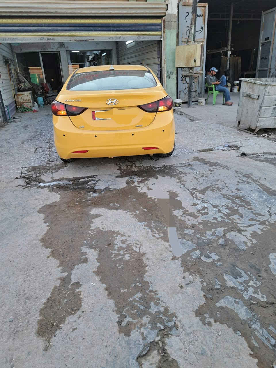 يا الله السلام عليكم 
سياره الانترا ٢٠١٢ وارد أمريكي 
باسمي تحول ثاني يوم 
السياره فول مواصفات بصمه فتحه 
كشنات تدفئه تبريد ثلج والتدفئه هم شغاله 
مصفره هيئه وغرامات 
حادثه بالخارج بس باب السائق 
سعر السياره 88 ورقه وبيه مجال بسيط 
حك الجيه مكان السياره بغداد 
للتواصل ***********
