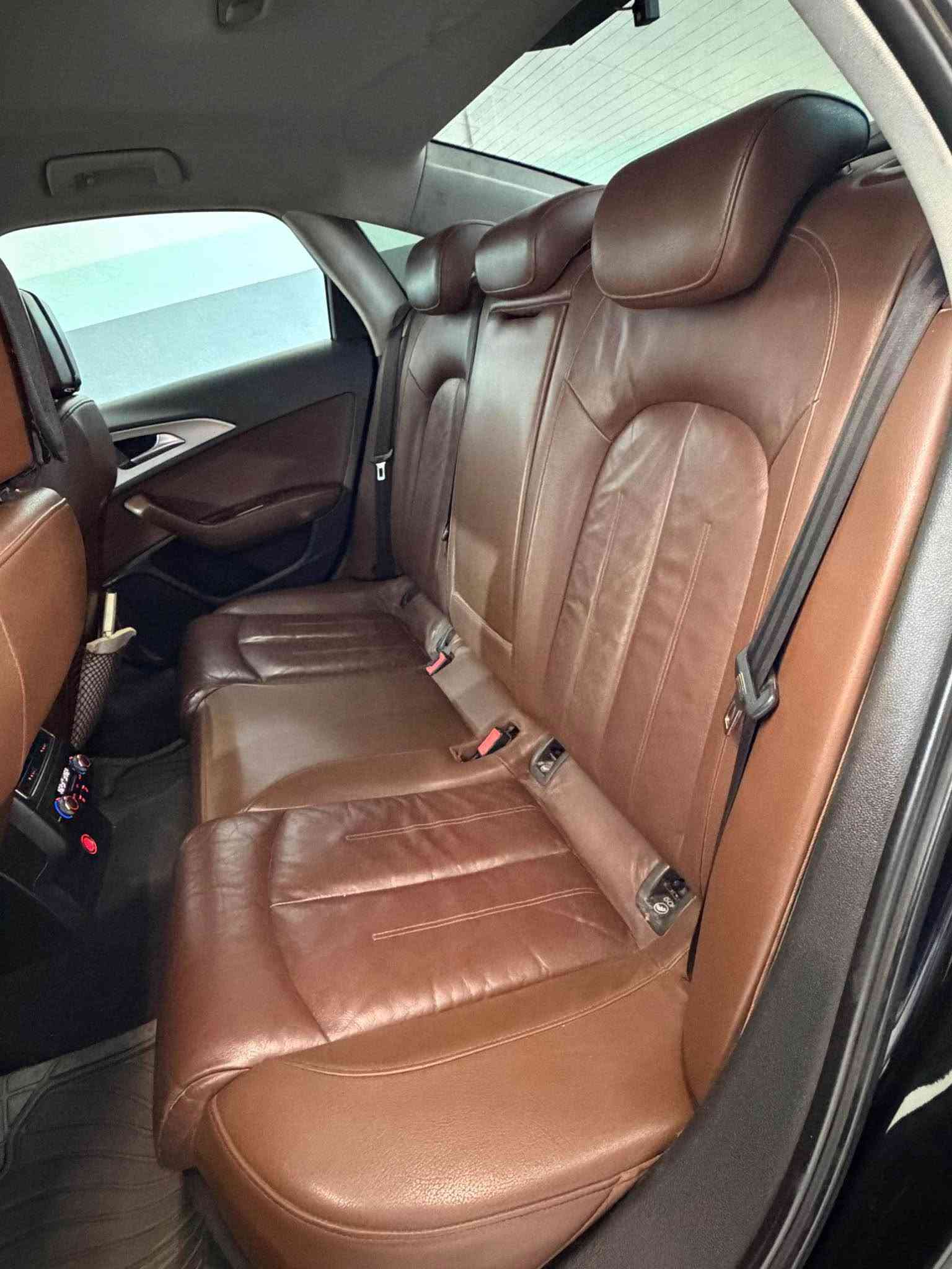 Audi A6 2016 
سەیارە بێ كێشەیە و هەیكەلی زۆر جوانە 
بۆ سعر و زانیاری *********** أربيل, العراق
