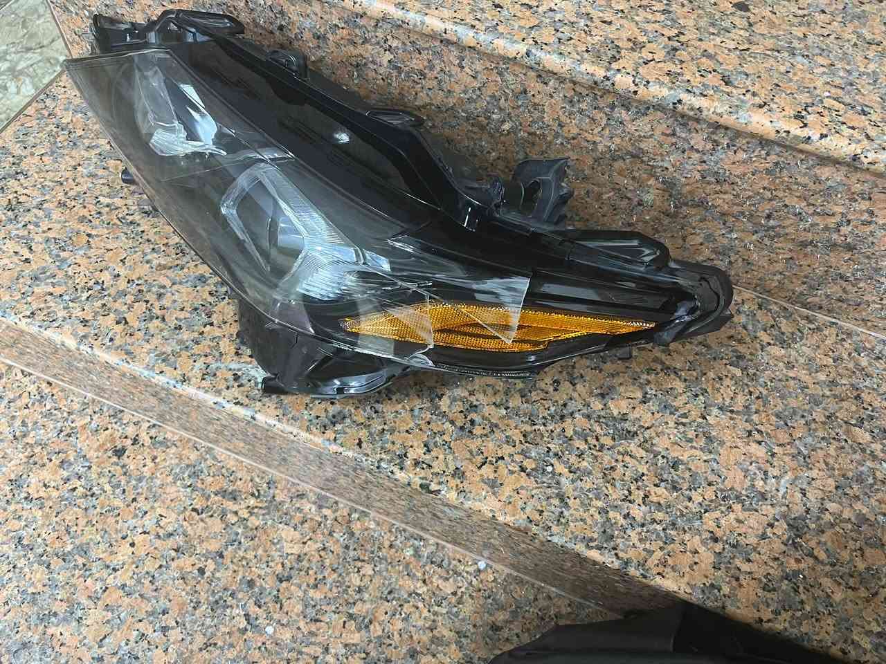 كامري ٢٢ • لايت • مكسور
