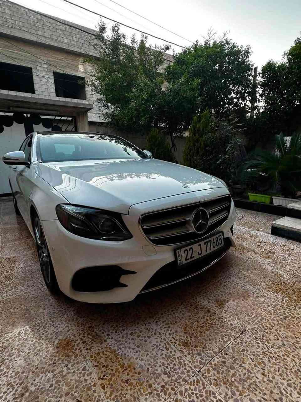 **مرسيدس بنز E-Class AMG**
*Night Edition — AMG Kit*

━━━━━━━━━━━━━━━━━━━━

| الفئة | E 350 AMG |

| الموديل | 2020 |

| الممشى | 41 ألف ميل فقط |

| نظام الدفع | خلفي (غير فورمات) |

| المصدر | وارد أمريكي |

| حالة السند | كلين تايتل |

| النظافة | 100%

| اللون | أبيض

━━━━━━━━━━━━━━━━━━━━

المواصفات

- بانوراما زجاجية على طول السقف

- دشبول شاشة قطعة واحدة غير منفصلة

- شاشة أمامية رقمية بثلاث ثيمات قابلة للتغيير

-دشبول  مطعّم بصاج ملكي

- رادار أمامي بتوقف ذاتي مع تحذير مثلث أحمر

- رادار خلفي مزود بنظام Auto Stop

- نظام Auto Park للبحث التلقائي عن موقف

- إطفاء المحرك الذاتي (ECO) عند الازدحام

- نظام Auto Hold لتوقف السايد بريك الذاتي

- حساسات 360 درجة أمامية وخلفية وجانبية

- كاميرا خلفية 360 درجة بثلاث زوايا عرض

- ستة أنظمة قيادة مختلفة

- مساحات أوتوماتيكية تعمل حسب كثافة الأمطار

- إضاءة داخلية بأربعة وستين لوناً قابلة للتغيير

- أحزمة أمان كهربائية تُضبط تلقائياً حسب القياس

- نظام صوت Burmester Pro

- إضاءة أمامية متحركة تتبع حركة السيارة

- نظام ترحيب عند فتح الأبواب مع إسقاط شعار مرسيدس على الأرض

- كير رياضي على الستيرن

- إضاءة LED كرستال

━━━━━━━━━━━━━━━━━━━━

المحرك والكهربائيات بوضعها الأصلي من الشركة، دون أي مسج أو مشاكل، والسيارة جاهزة للفحص الشامل.

**للاستفسار:***********
