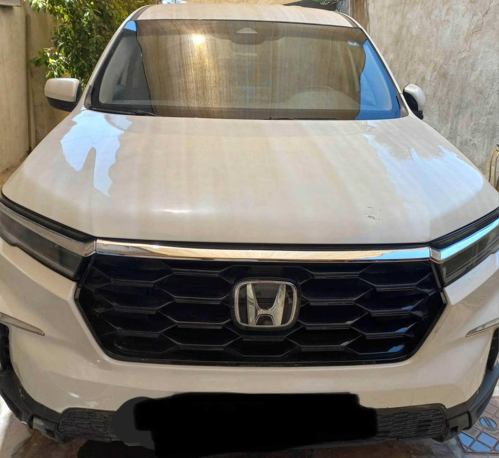 هوندا بايلوت 2024 

وارد أمريكي     ماشي 17000

محرك 3500cc 6V تنفس طبيعي 

مواصفات:

ناقل حركه 10سرعات (الكير)

عدد راكبين 8

نظام دفع رباعي مع تغير وضعيه القياده 

حساسات اماميه وخلفيه 

رادار امامي 

مثبت السرعه تكيفي 

تحذير مغادره المسار 

تحذير اصطدام امامي 

بريك طوارئ أوتوماتيك 

مراقبه نقطه عمياء 

السعر 28000$

للاستفسار اكثر تواصل على الرقم:

***********
