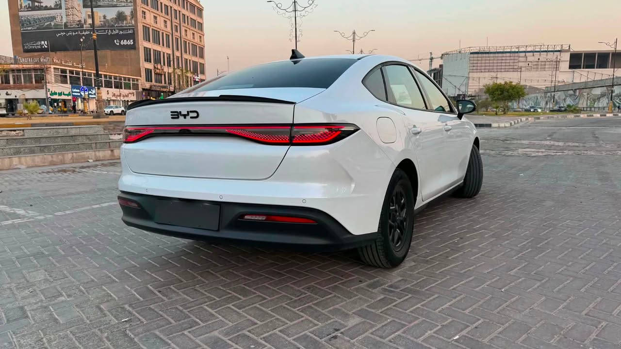 السلام عليكم للبيع بي واي دي CL5 2025 ماشيه ١٧٢٠ مكينه ٢٠٠٠  كهرباء السياره زيرو رقم بغداد بسمي بيه رصعتين بالهلال الخلفي زغار موجودات بالصور ومسويهن PDRالسعر ١٩٨٠٠  
***********مكان السياره بغداد
