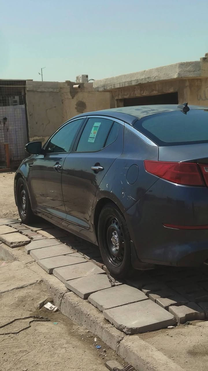 حادثهة بأمريكا جاملغ وبنيد
وبل عراق الداير الورة مال الجاملغ بي صبغ ضربه دراجه 
السيارة تدفئة تبريد رقم بصرة 
الون نيلي 
تخم تاير 
حداديه 80%
شاشه جديدة 
كامرة خلفيه 
منضومه زنون
سيارة مكينه 2400جي دي اي طاحونه السيارة مجفته السعر 
      90$وبيهة مجال للشراي
***********
