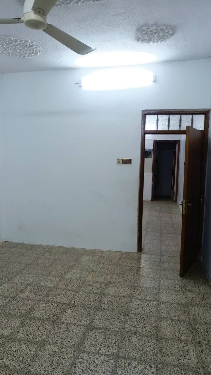 دار للايجار حي سومر بالقرب من
مدرسة سومر الابتدائيه للبنين مساحة الدار 200 متر
 طابقين 5 غرف نوم هول2 حمام2 مطبخ استقبال 
 للاستفسار الاتصال على الرقم 
 ***********
