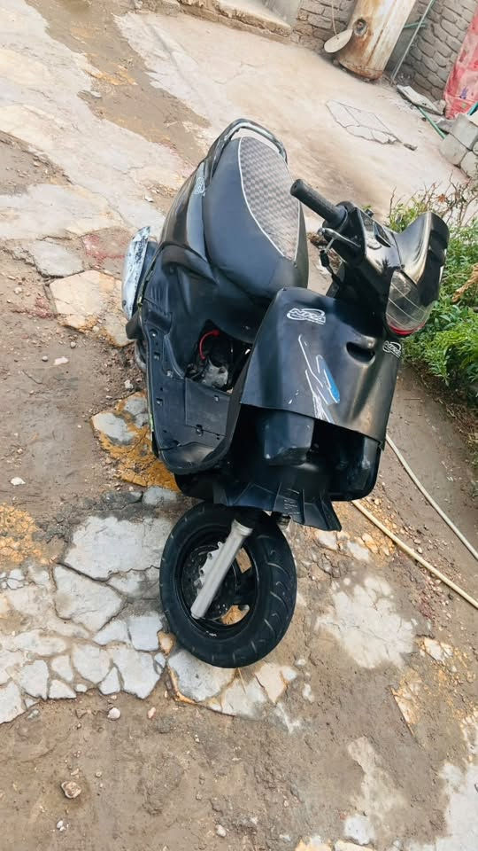 السلام عليكم
دراجة فراشة فحل للبيع 🛵
المحرك مابي شي، هندر واحد وتشتغل، والكهربائيات كلها شغالة وما بيها نقص.

🔹 البريك الأمامي ملغي
🔹 الأشاير عاطلة والكتف مالتهن
🔹 التايرات جدد
🔹 الدبلات جدد
🔹 قفل الجنطة شغال
🔹 الدراجة كدامك وتشوف نضافتها بنفسك

📍 المكان: الديوانية – المهناوية
📞 للجادين: ***********

اللي تفيده يعلق واني ادخله خاص⭕️
