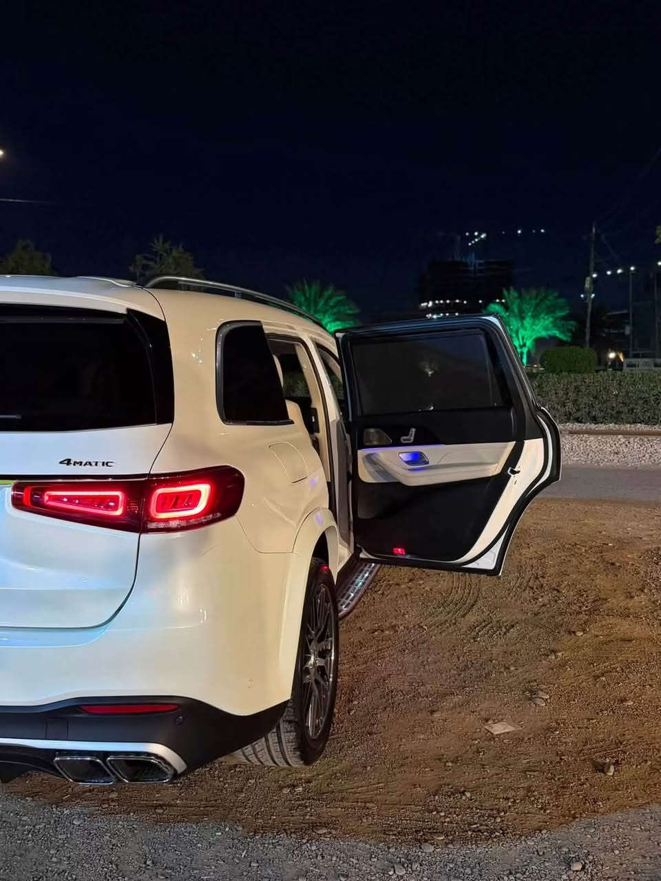 السلام عليكم
مارسدس GLS450 AMG
سعة المحرك 6سلندر
موديل؛2022
ماشية 45mil
رقم شمالي 
انضف مارسدس gls بهذا الموديل
المواصفات فول 
بانورما 
تبريد وتدفئة كشنات اماميه وخلفية
36 سماعه
رادار امامي خلفي حساسات امامي خلفي جوانب
قيادة ذاتيه
كشنات مساج
ليدات متحرك بيانو تلقاىي
خمس كامرات
جكات 
توقف ذاتي اصطدام
انارة ترحيب 
صندوق كهرباء
السيارة المواصفات هواي فول عدا شفط الابواب

السيارة وارد امريكي حادثهه فقط نص قبق جنطه صبغ بدون ايرباك بدون شاصي بدون لغد 
السيارة جاهزة للاخير
مكان السيارة بغداد الدورة 
السعر545$
مراوس اراوس حسب القناعه 
للاستفسار :***********
